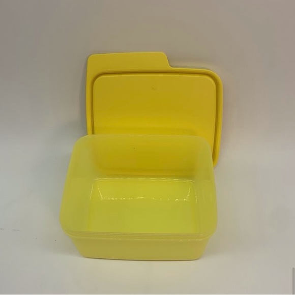 Tupperware Classic  Basic Line Container Set of 5 - Picture 6 of 9